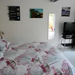D'hotes Independante Bed & Breakfast